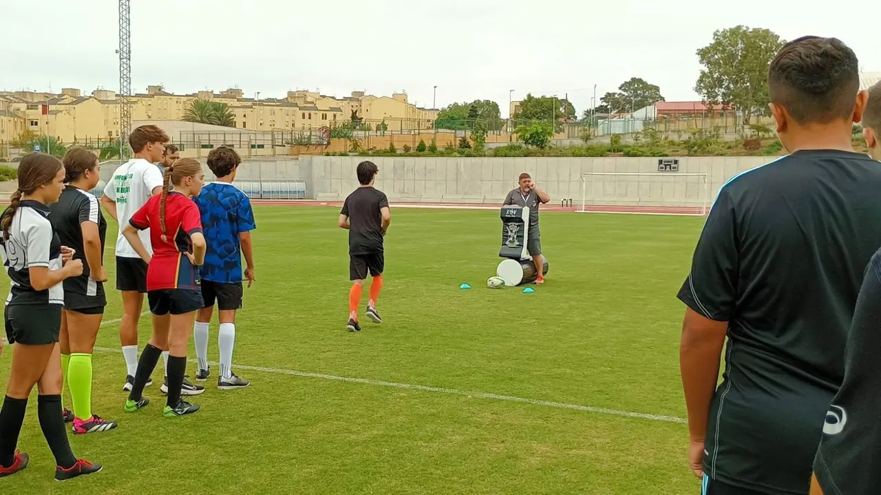 La escuela de rugby de Ceuta arranca con fuerza y ampl&iacute;a sus categor&iacute;as