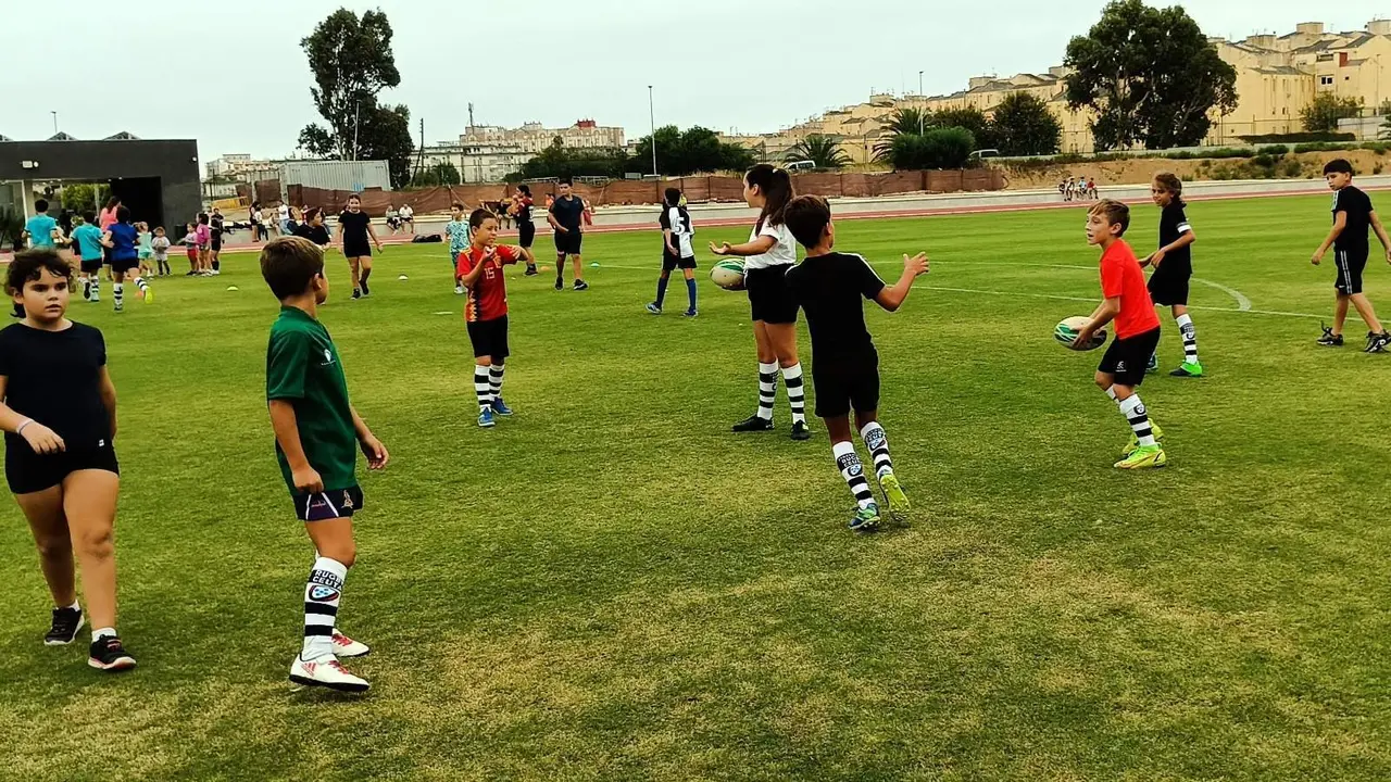 La escuela de rugby de Ceuta arranca con fuerza y ampl&iacute;a sus categor&iacute;as