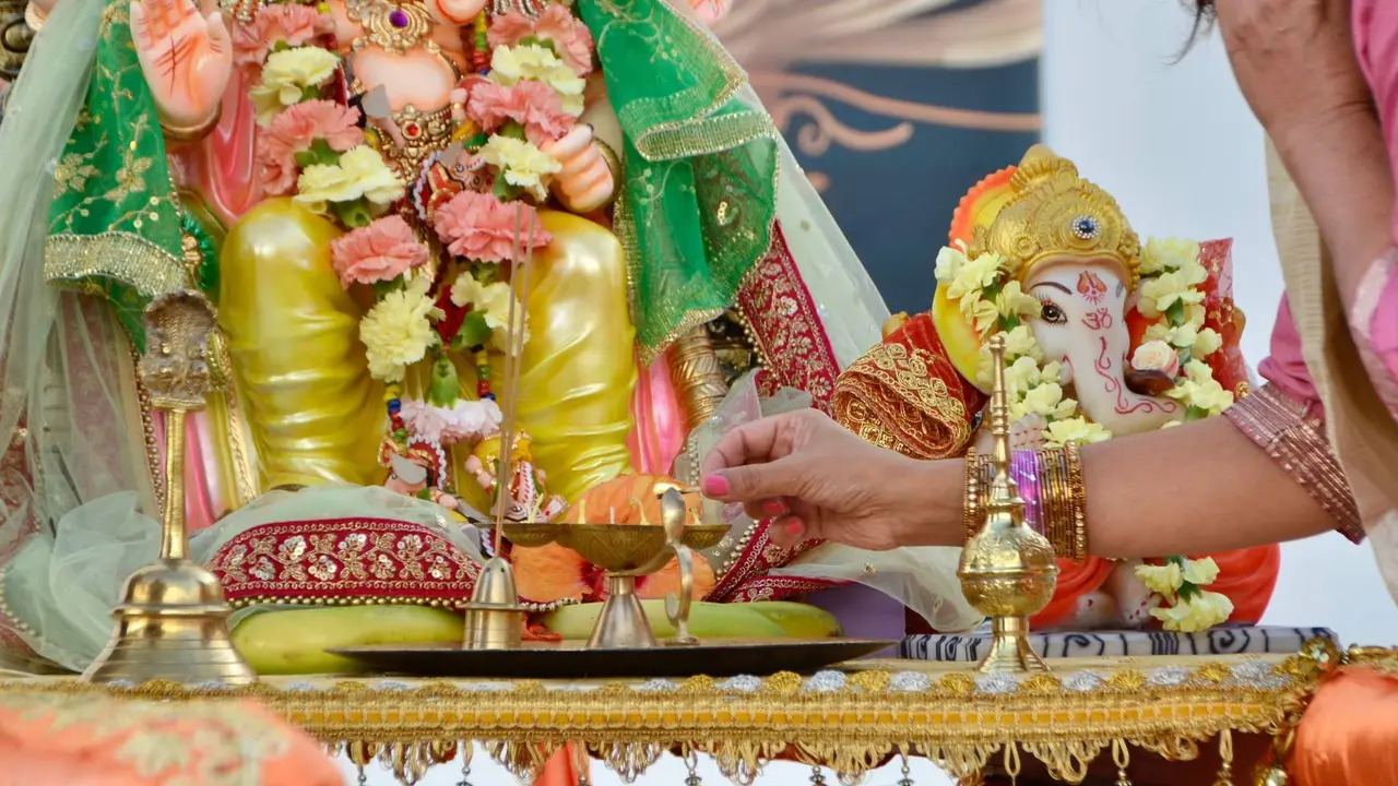 Ritual de la inmersi&oacute;n del dios Ganesh