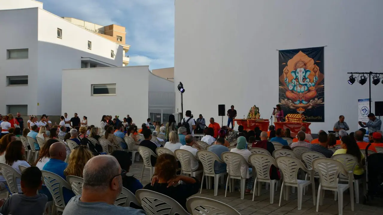 Ritual de la inmersi&oacute;n del dios Ganesh