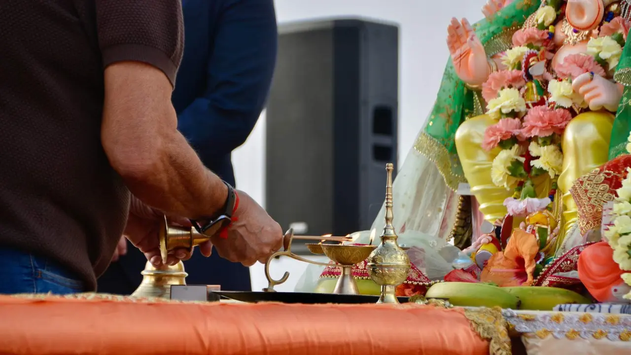 Ritual de la inmersi&oacute;n del dios Ganesh