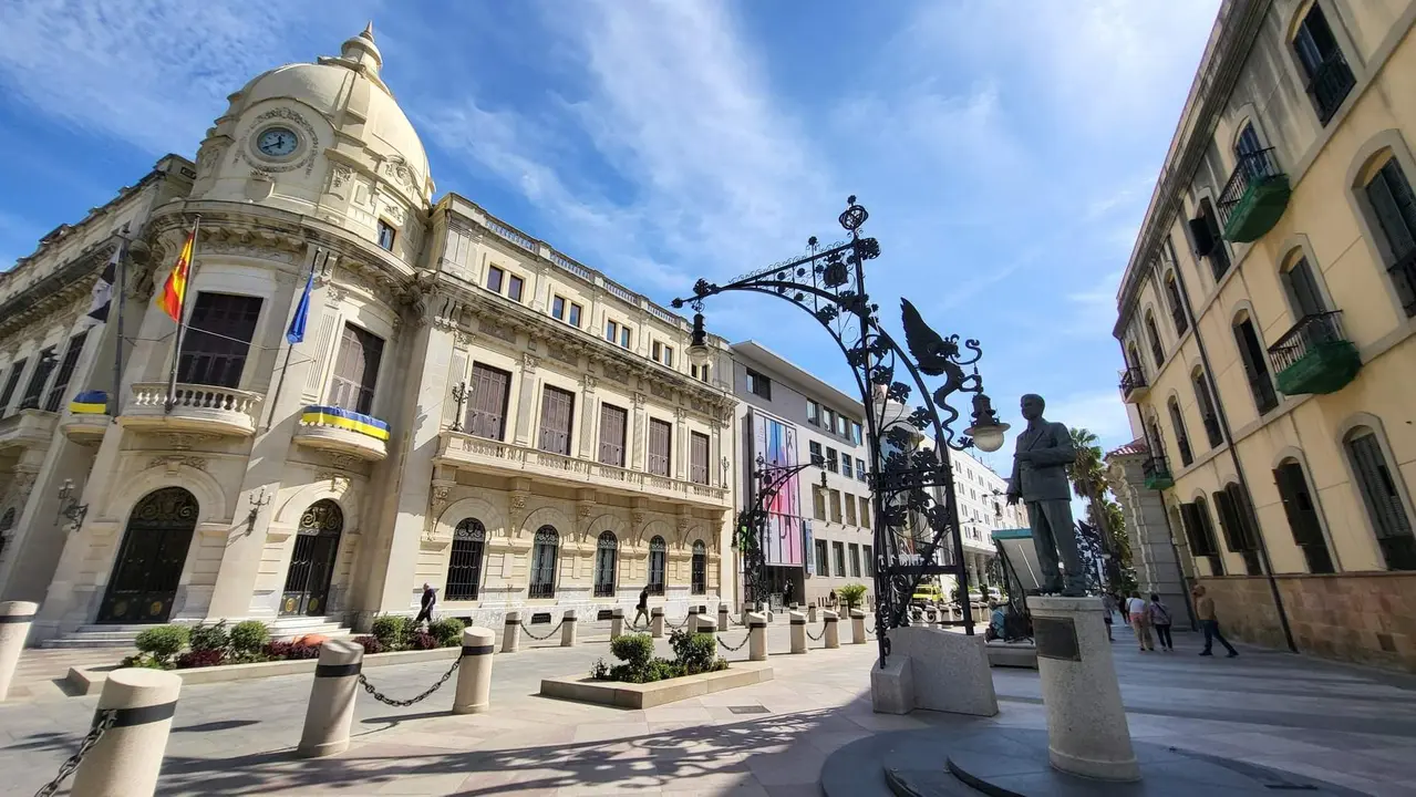 NO USAR BANDERA DE UCRANIA Ayuntamiento nubes