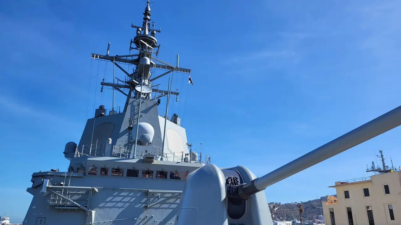 Visita fragatas Numancia y Almirante Juan de Borb&oacute;n