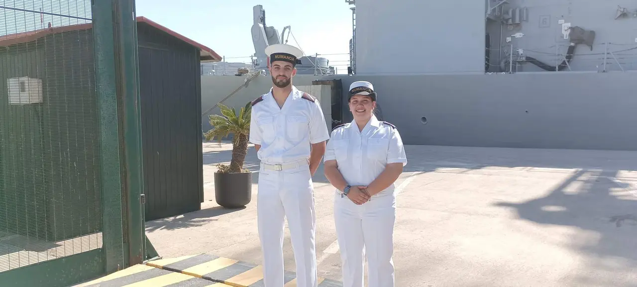 Visita fragatas Numancia y Almirante Juan de Borb&oacute;n