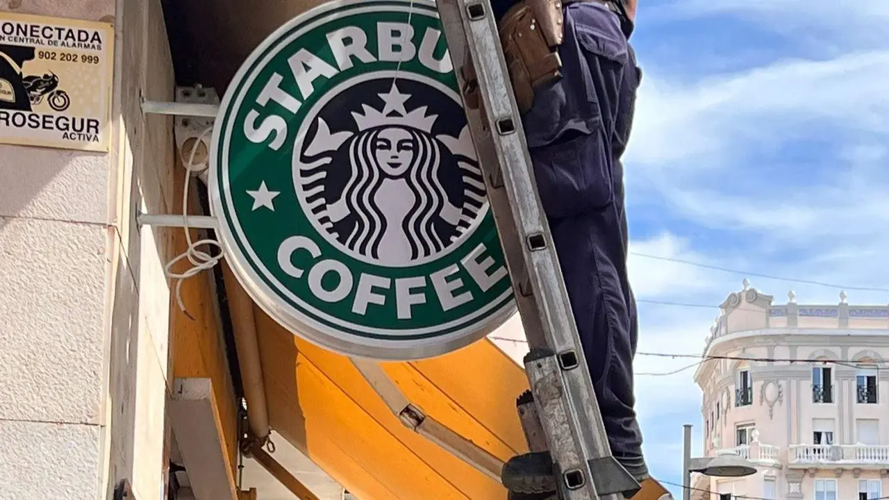No, Ceuta no tendr&aacute; un Starbucks, de momento