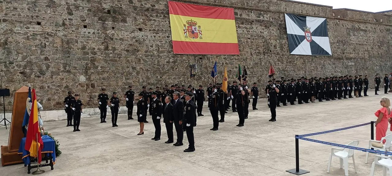 Acto Polic&iacute;a Nacional Murallas Reales