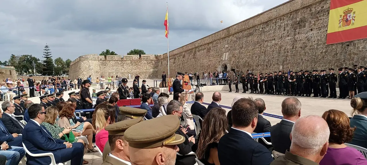 Acto Polic&iacute;a Nacional Murallas Reales