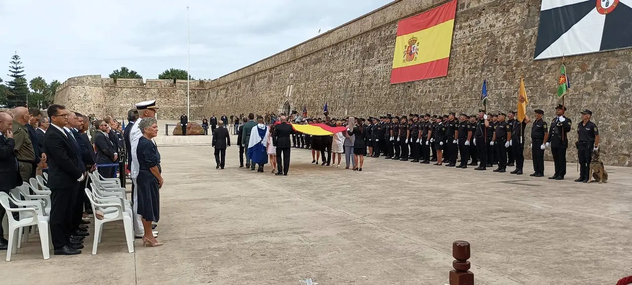 Acto Polic&iacute;a Nacional Murallas Reales