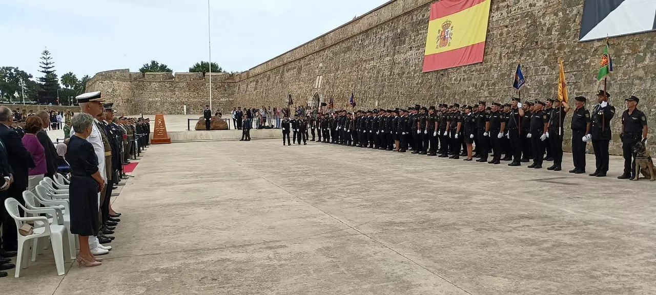 Acto Polic&iacute;a Nacional Murallas Reales