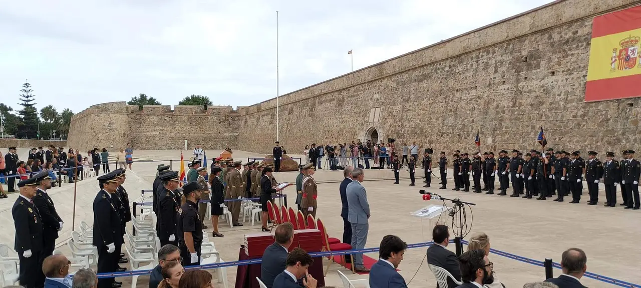 Acto Polic&iacute;a Nacional Murallas Reales