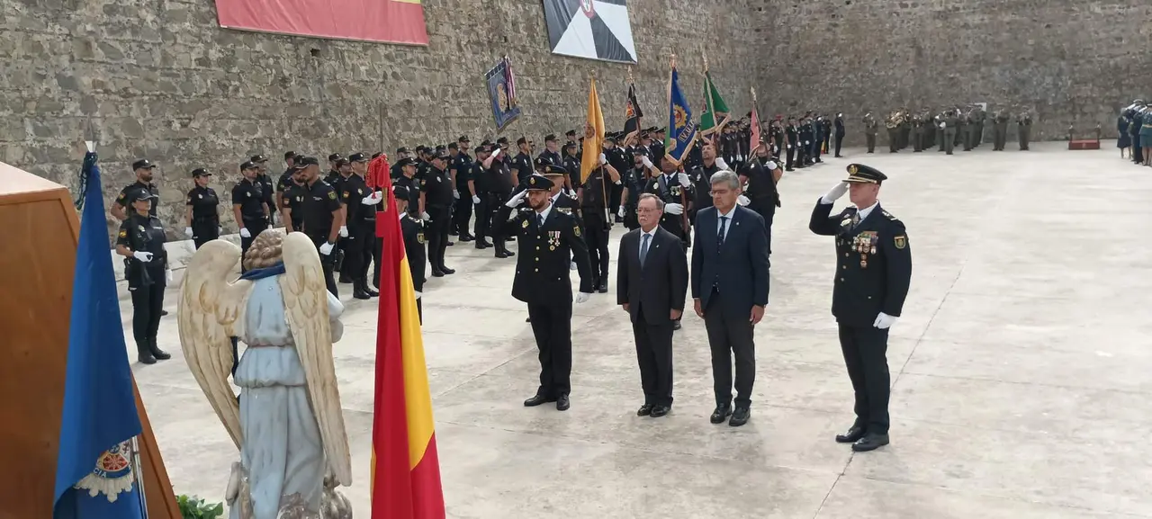 Acto Polic&iacute;a Nacional Murallas Reales