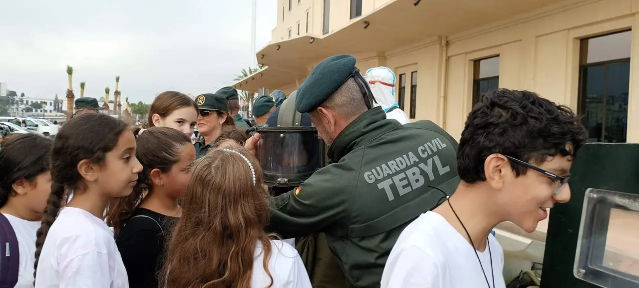 Jornada de puertas abiertas de la&nbsp; Guardia Civil en el Muelle Espa&ntilde;a