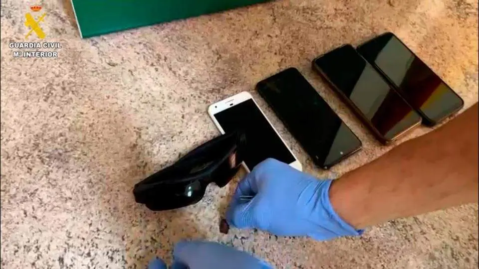Material incautado al detenido (MINISTERIO DEL INTERIOR)
