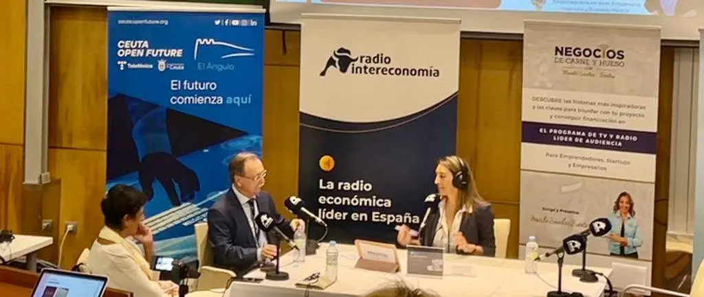 Juan Vivas, junto a Marilo Sanchez en el programa  "Negocios de Carne y Hueso" de Radio Intereconom&iacute;a