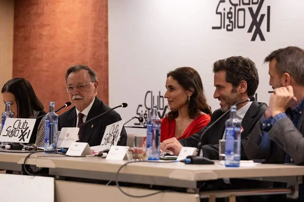 Conferencia en el Club Siglo XXI