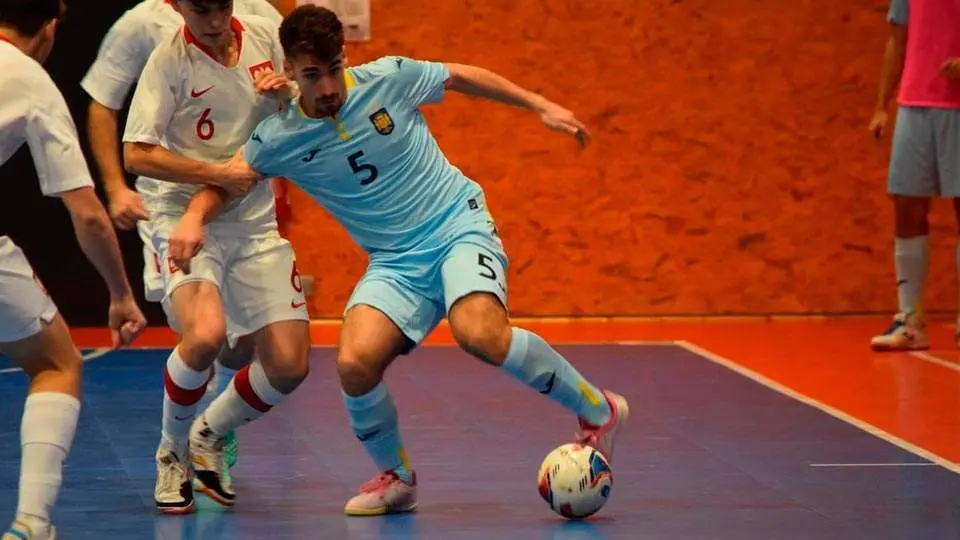 Javier Mart&iacute;n, en un lance de uno de lo spartidos disputados por la selecci&oacute;n (CEDIDA)