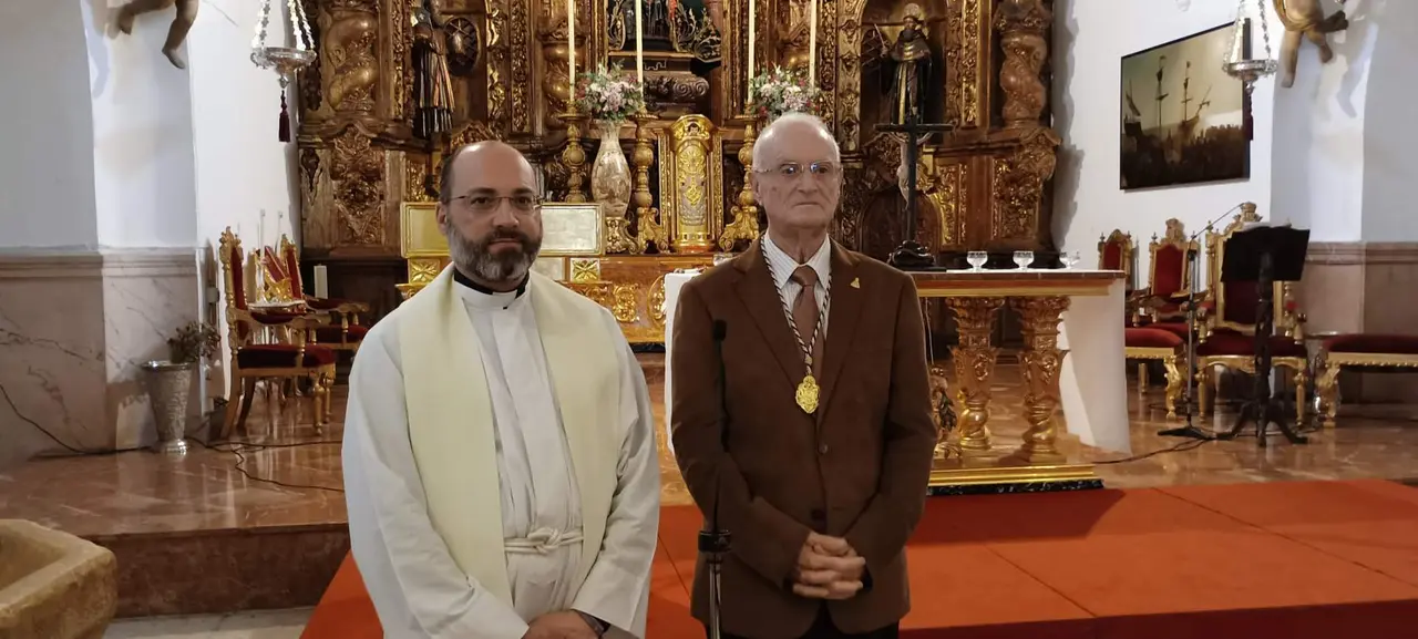 Ofrenda floral a Nuestra Se&ntilde;ora Virgen de &Aacute;frica y bailes grupales Lesmes