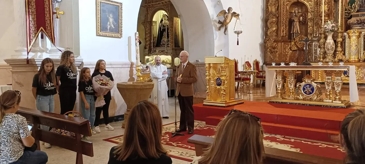 Ofrenda floral a Nuestra Se&ntilde;ora Virgen de &Aacute;frica y bailes grupales Lesmes