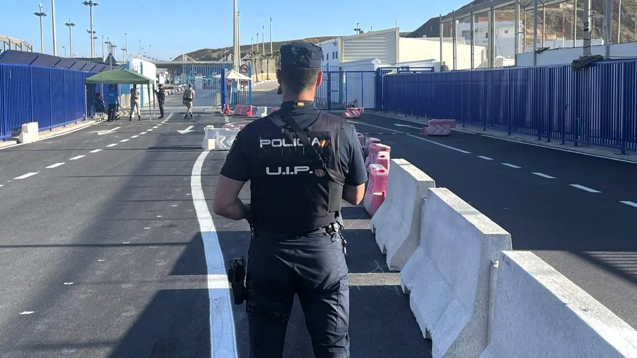 Polic&iacute;a Nacional Frontera