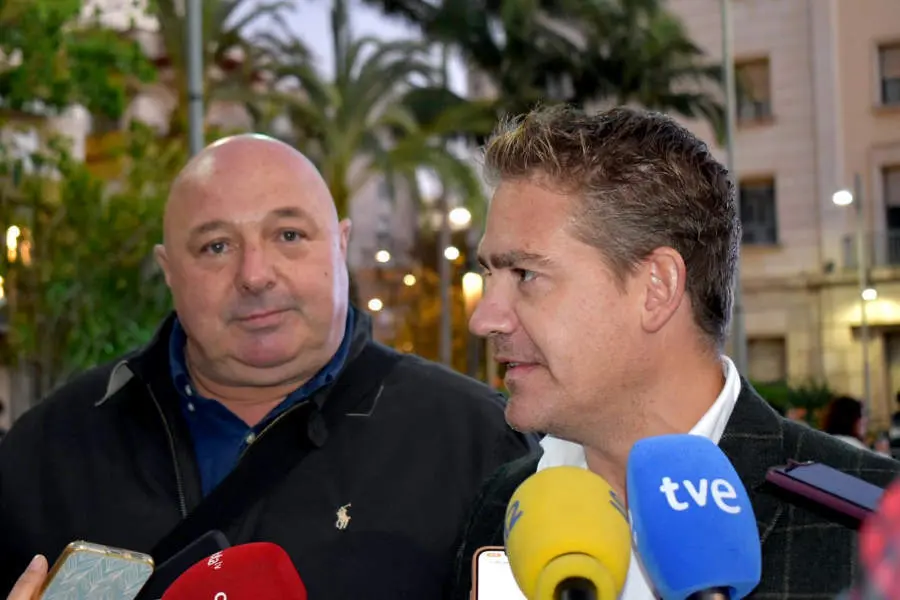  El presidente de la C&aacute;mara y el consejero de Comercio durante su comparecencia de este martes / Rafa B&aacute;ez 