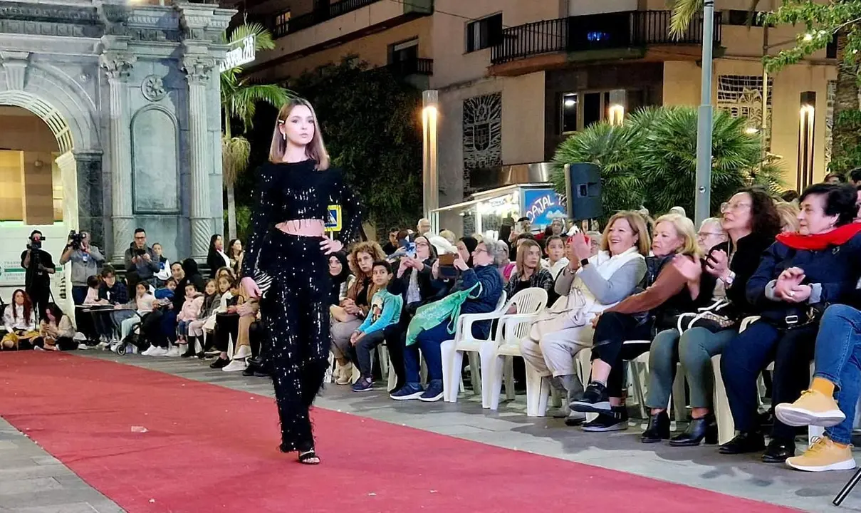 Desfile 'casual' en la Semana del Comercio. Foto: Laura Ortiz