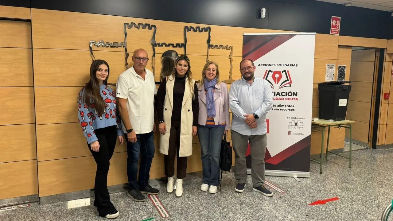 La Asociaci&oacute;n Proequaldad, durante la presentaci&oacute;n de la campa&ntilde;a de entrega de alimentos a familias sin recursos