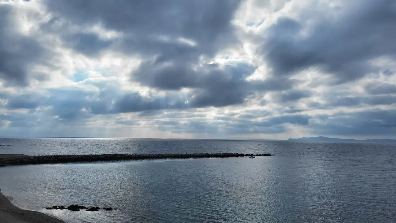 Bah&iacute;a sur, cielos cubiertos