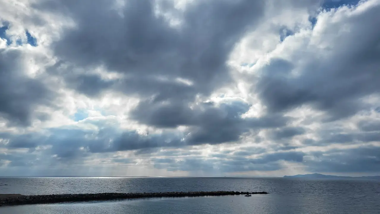 Bah&iacute;a sur, cielos cubiertos