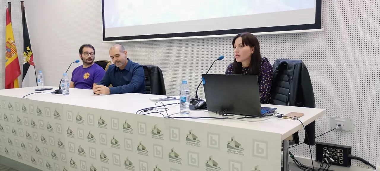 Sim&oacute;n Hern&aacute;ndez y Carla Leal, CTO y CEO de NeeKids; que junto a Diego Pascual