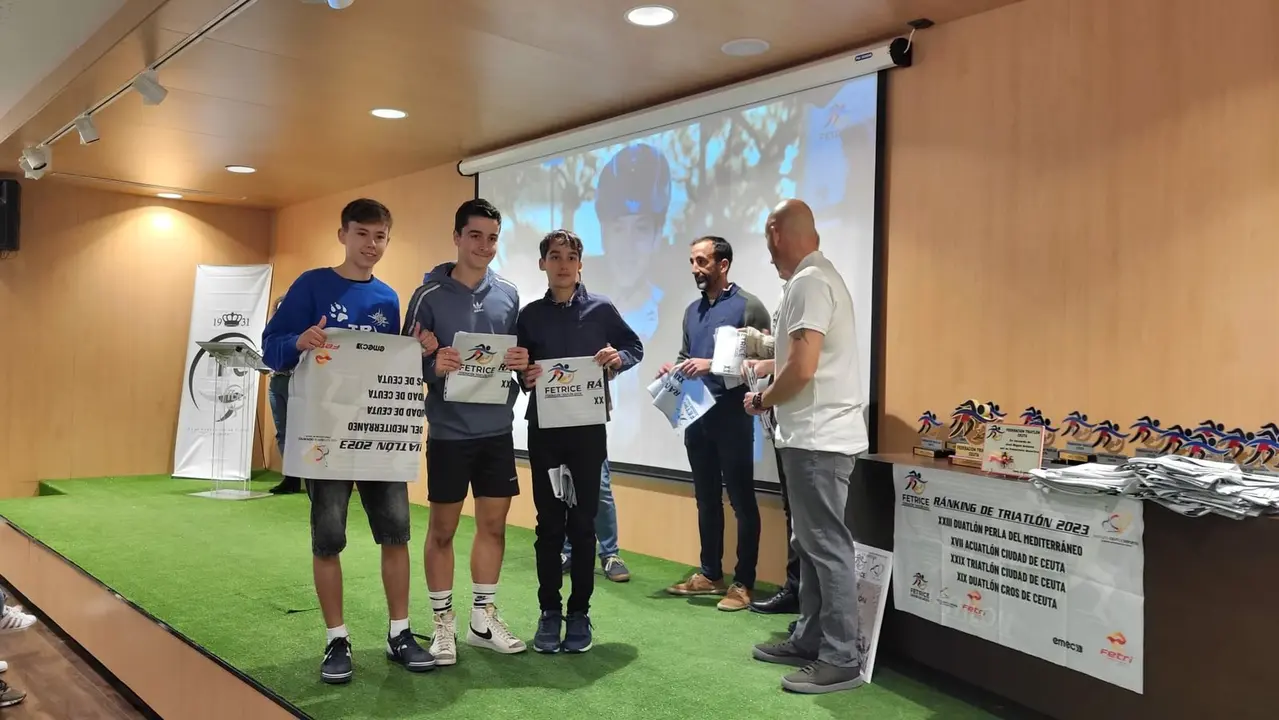 Gala de entrega de premios de la Federaci&oacute;n de Triatl&oacute;n de Ceuta