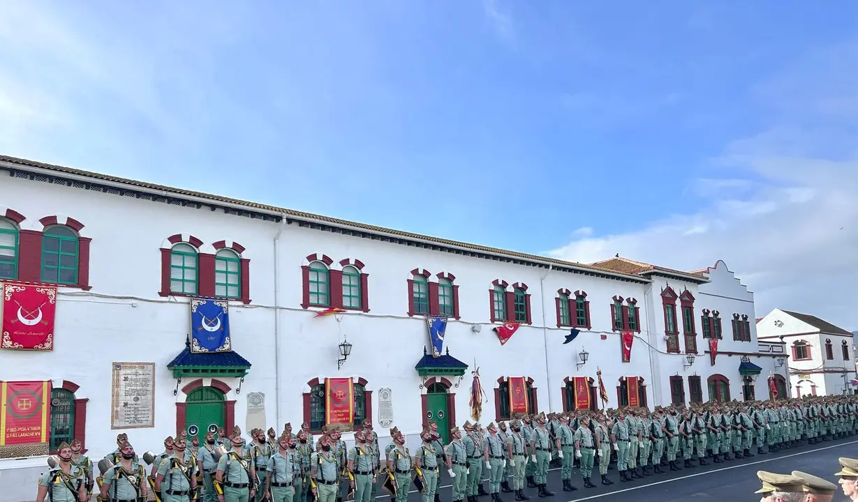 Infanter&iacute;a rinde homenaje a la Virgen de la Inmaculada, su patrona