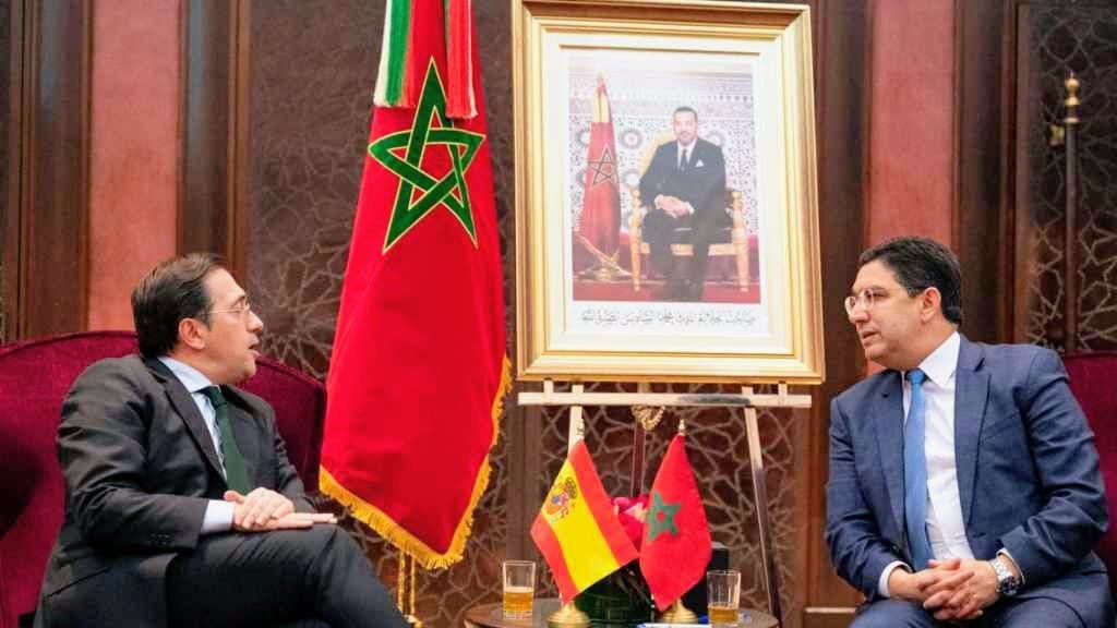 El ministro de Exteriores, José Manuel Albares, junto a su homólogo marroquí, Nasser Burita