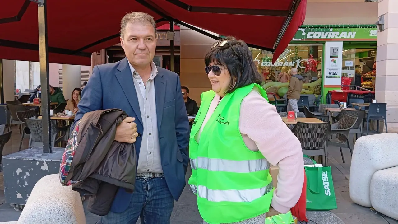 Enrique Roviralta, presidente del SMC y Elisabeth Mu&ntilde;oz, secretaria general de SATSE (C.A.)