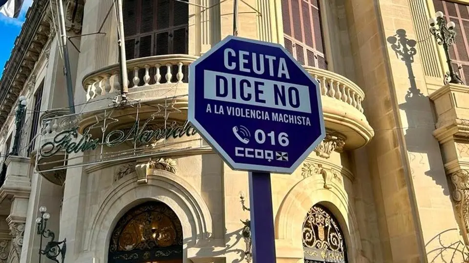 Campa&ntilde;a contra la violencia de g&eacute;nero frente al Palacio de la Asamblea (C.A./ARCHIVO)
