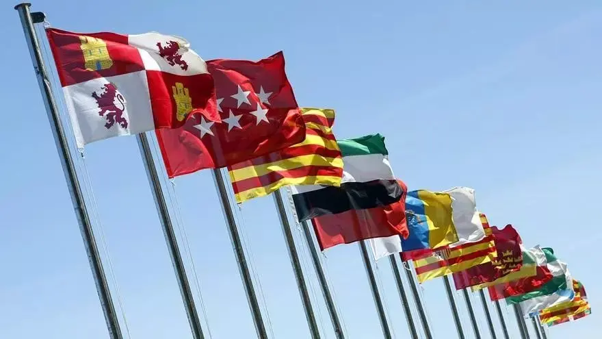 Banderas autonom&iacute;as