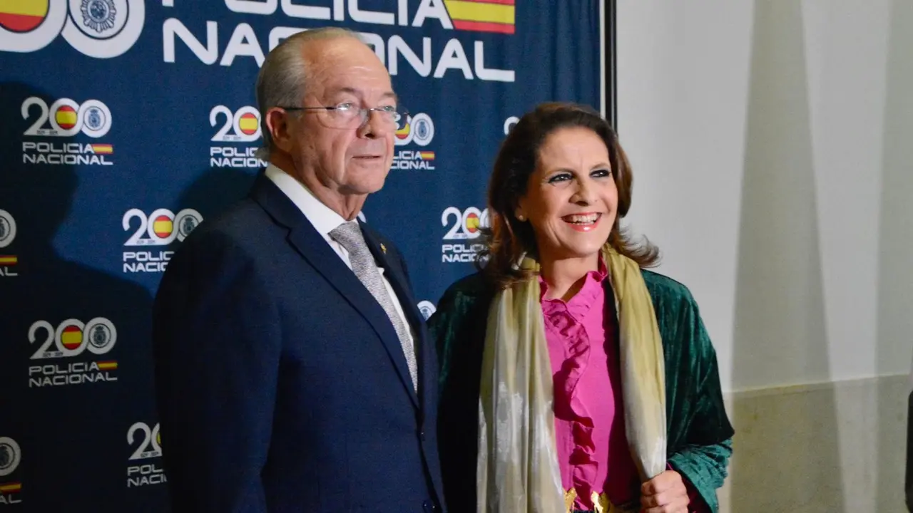 Gala del bicentenario de la Polic&iacute;a Nacional