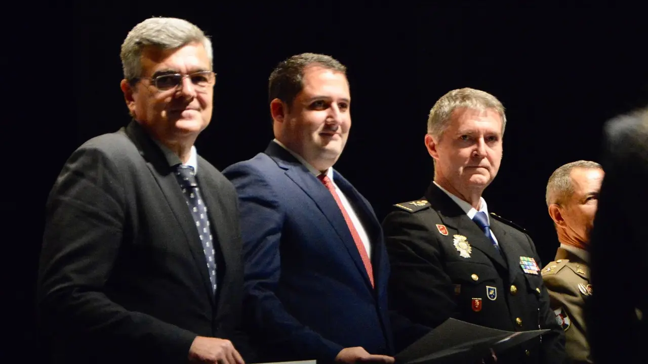 Gala del bicentenario de la Polic&iacute;a Nacional