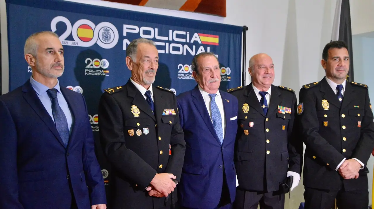 Gala del bicentenario de la Polic&iacute;a Nacional