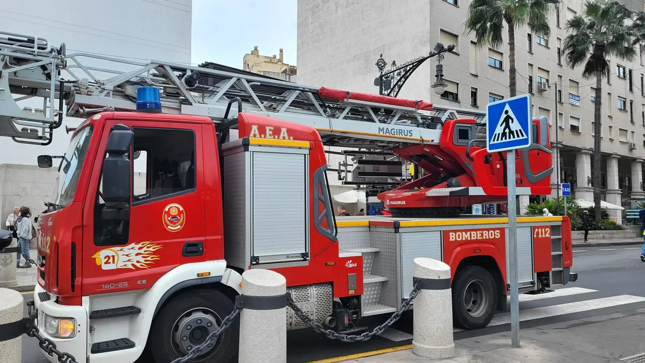 Bomberos
Ca&iacute;da de cascotes en Gran V&iacute;a