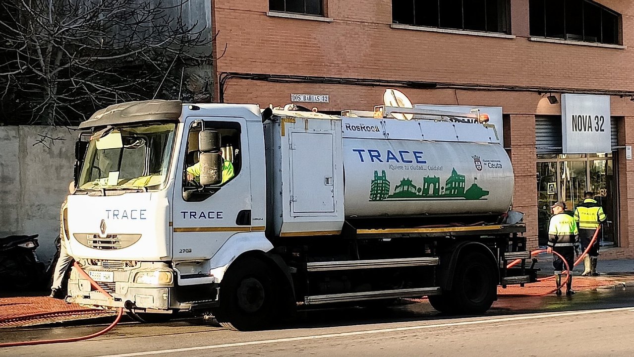 Camión de baldeo de TRACE (C.A.)