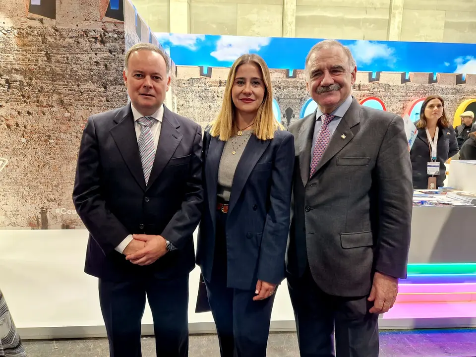  Diputados y Senadores del PP de Ceuta y Melilla en el stand de Fitur 