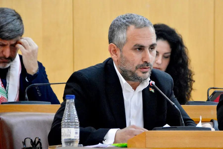  Mohamed Duas, diputado de MDYC, ha sido el encargado de defender la propuesta / Alejandro Castillo 