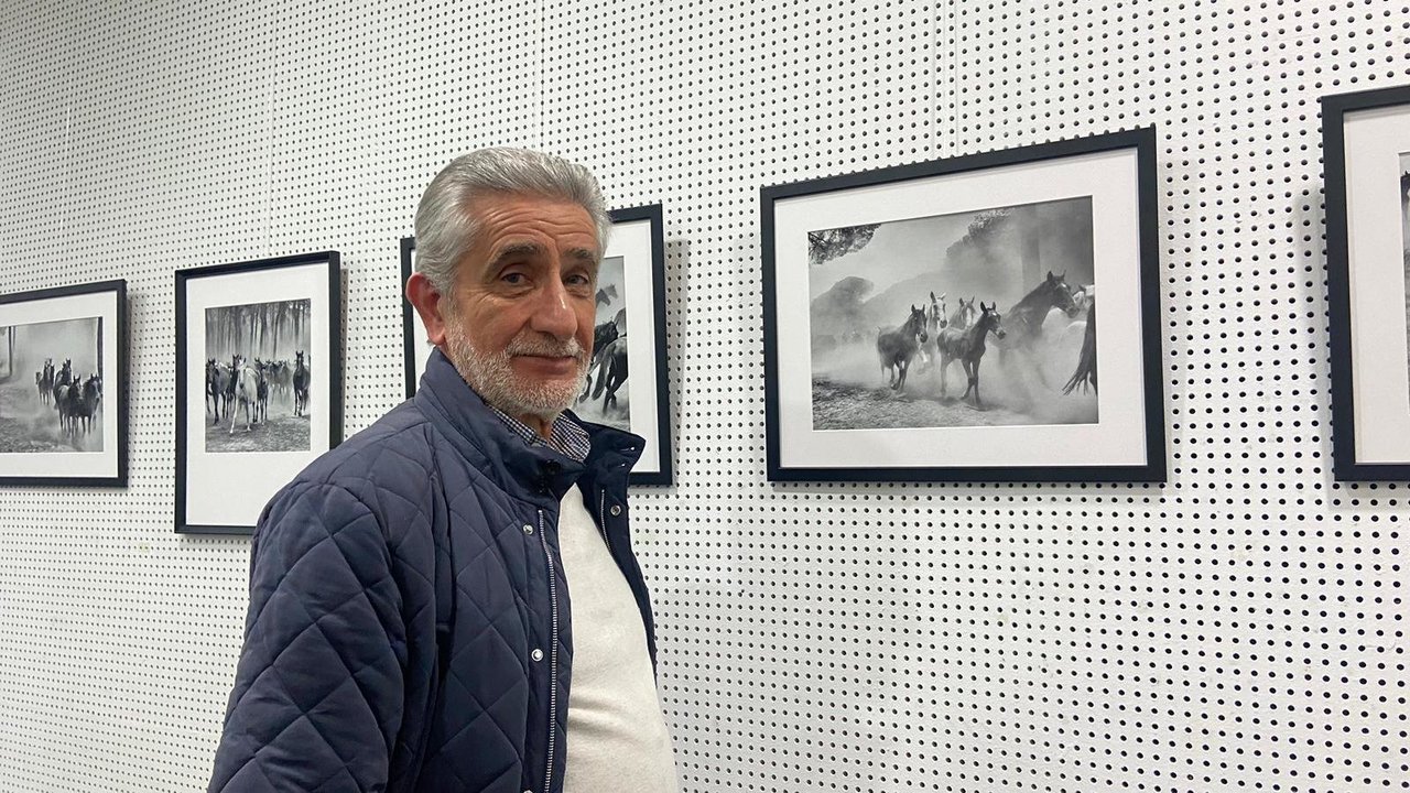Juan Durán fotógrafo de la exposición 'Crines de Doñana