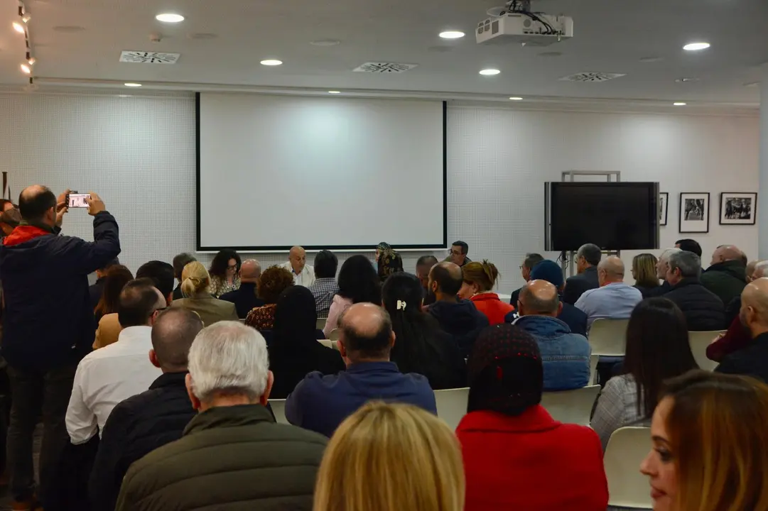 Presentaci&oacute;n de la hermandad &laquo;El &Aacute;ngulo&raquo;