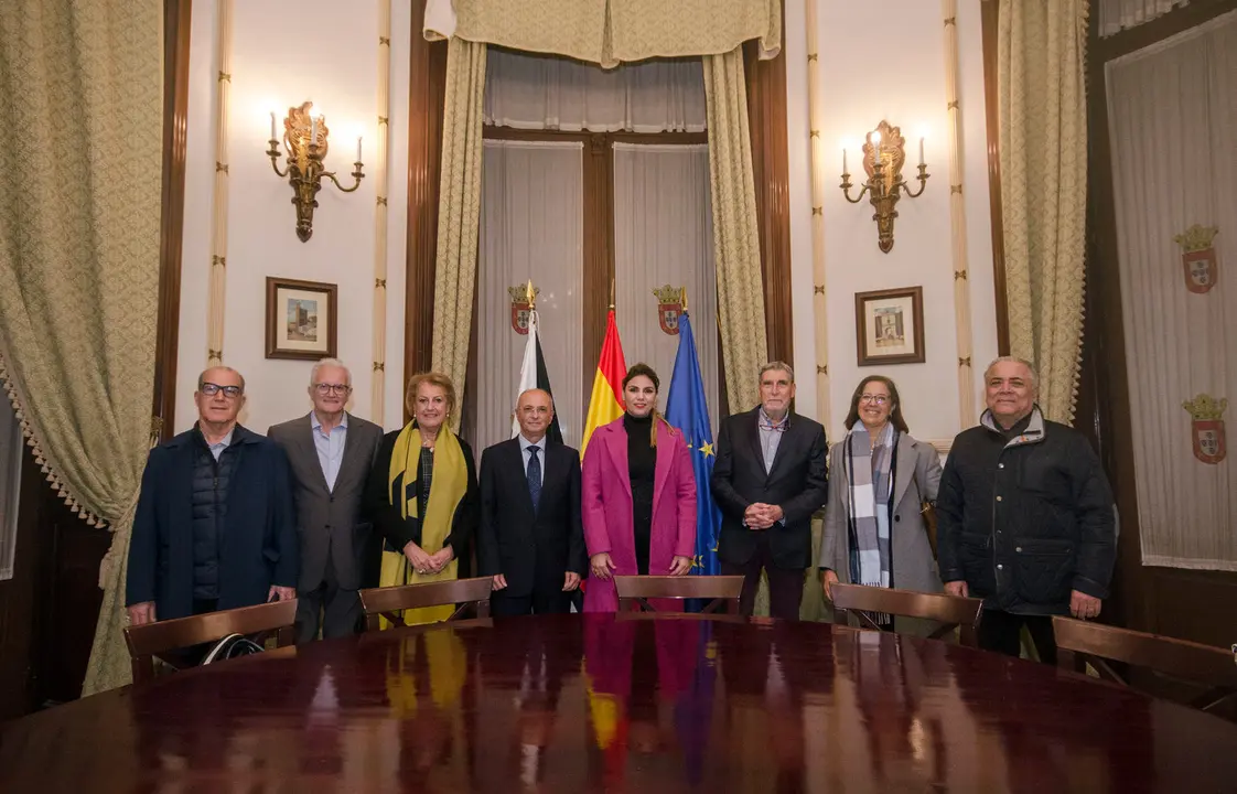 La consejera de Sanidad de Ceuta, Nabila Benzina, se re&uacute;ne con la Sociedad Andaluza de Ginecolog&iacute;a / Cedida