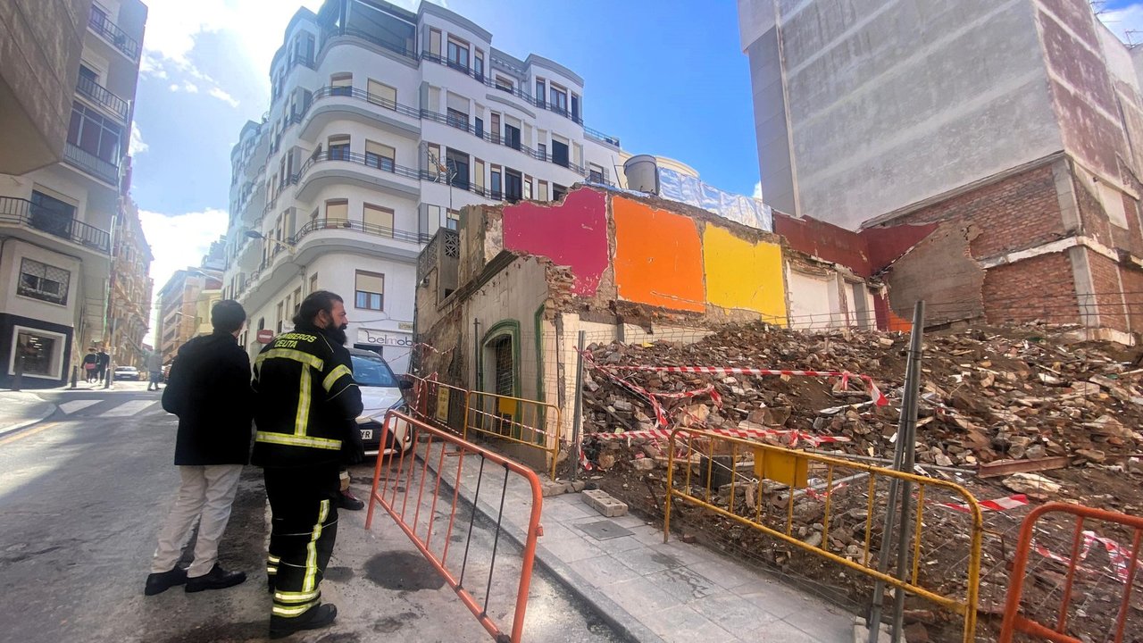 Obras de demolición en la calle Fernández