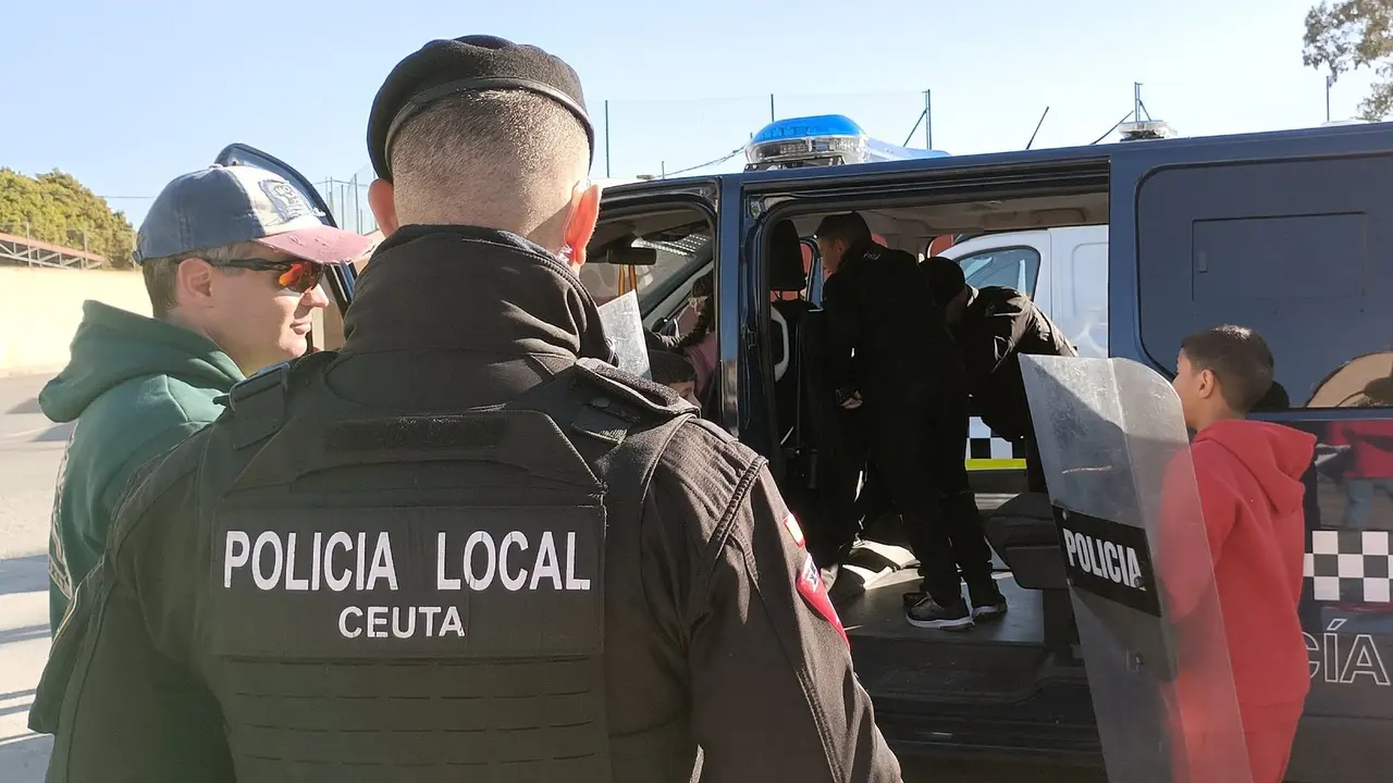 Jornada de la Polic&iacute;a Local en el CEIP Reina Sof&iacute;a