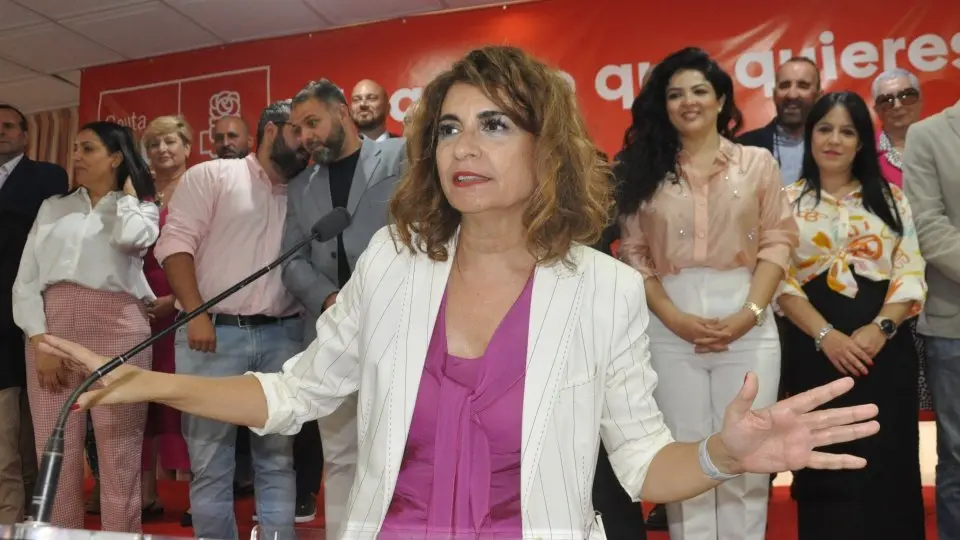 La ministra de Hacienda, Mar&iacute;a Jes&uacute;s Montero, durante la pasada campa&ntilde;a electoral de las Auton&oacute;micas en Ceuta./archivo 