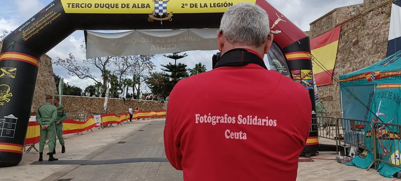 Cuna fot&oacute;grafos solidarios