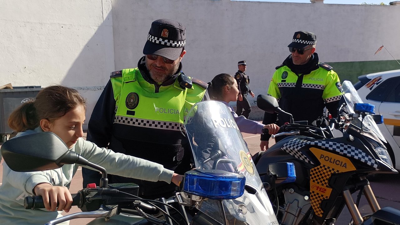 La Policía Local de Ceuta, en el CEIP Príncipe Felipe